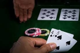 Close-up of slot game reels spinning on luckysabong platform